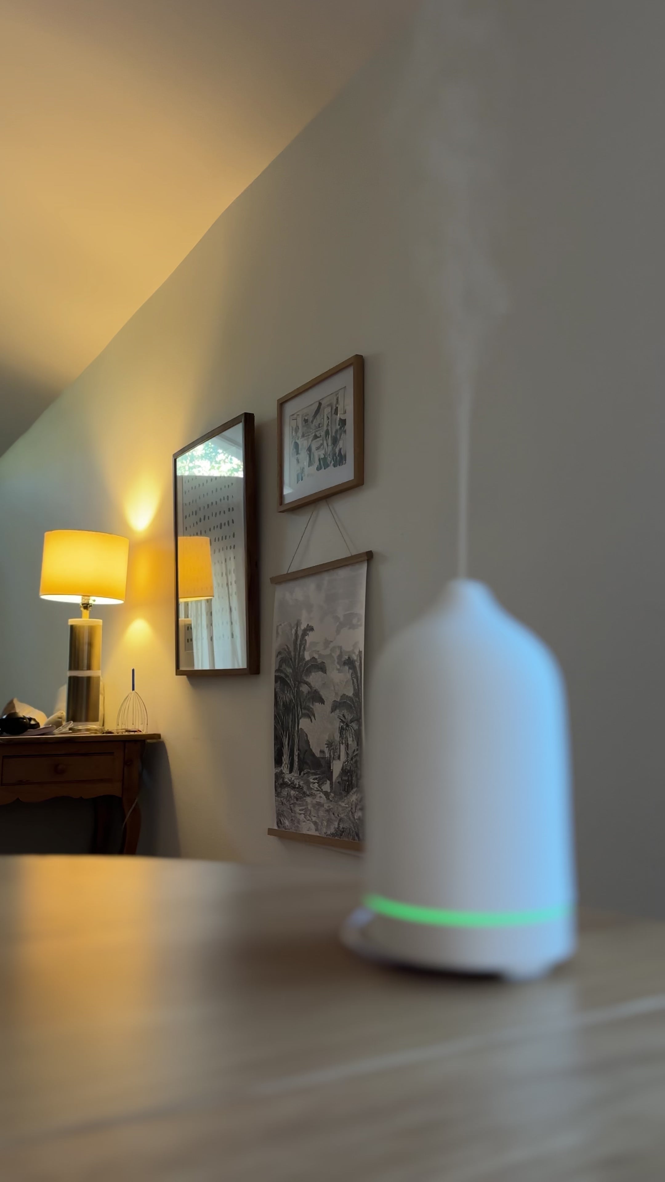 Diffuser misting scent