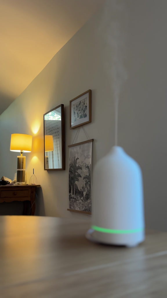 Diffuser misting scent